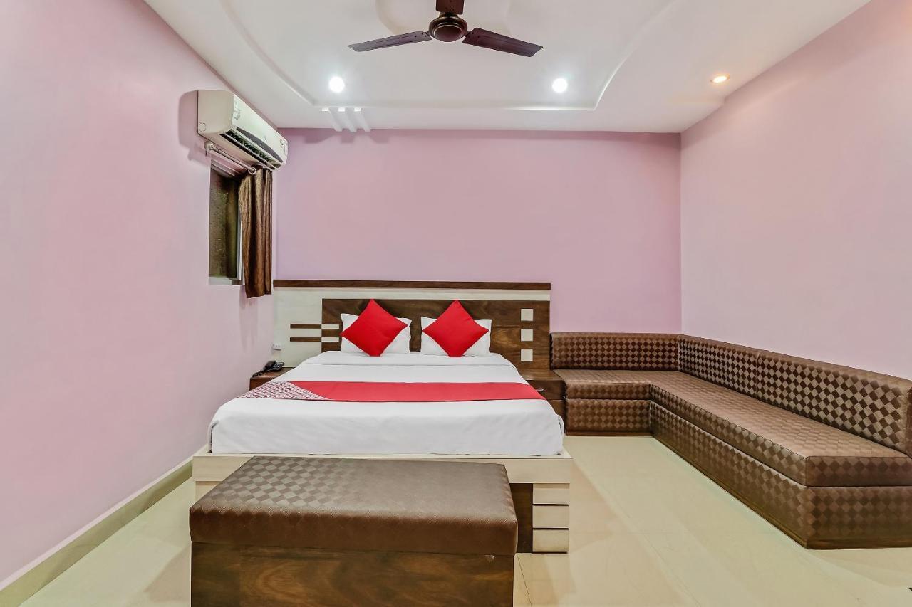 Super Hotel O Royal Raj Nandgaon Extérieur photo